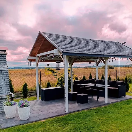 Nad Jeziorem Chalet Podamirowo